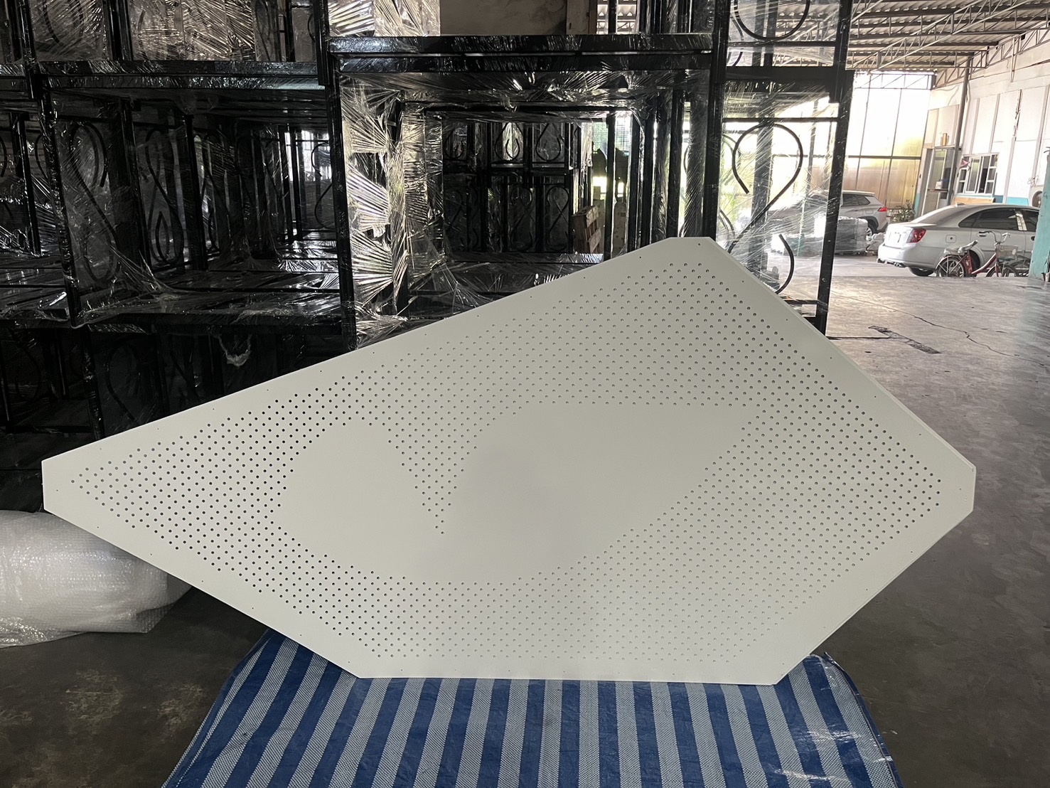 รายละเอียดอลูมิเนียมเจาะรู ปราสาทคลินิกทำฟัน